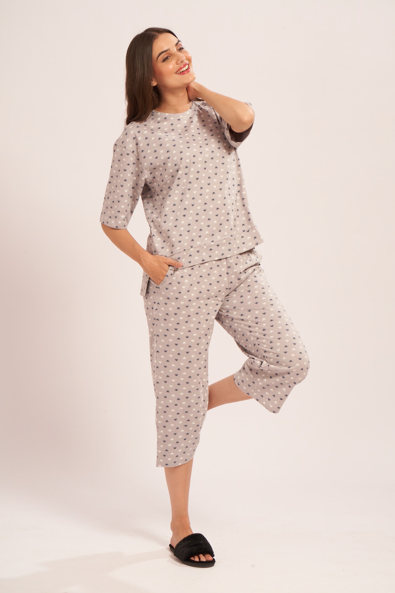 AV2 Women's Cotton Printed Round Neck Short Sleeve Night Suit Set of Culottes Capri Pant | Capri Set | Casual Night Dress for Women Grey Small - 4051A